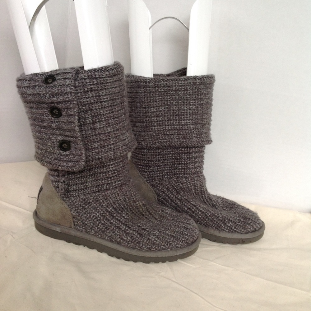 UGG CLASSIC CARDY BOOTS - Picture 3 of 8